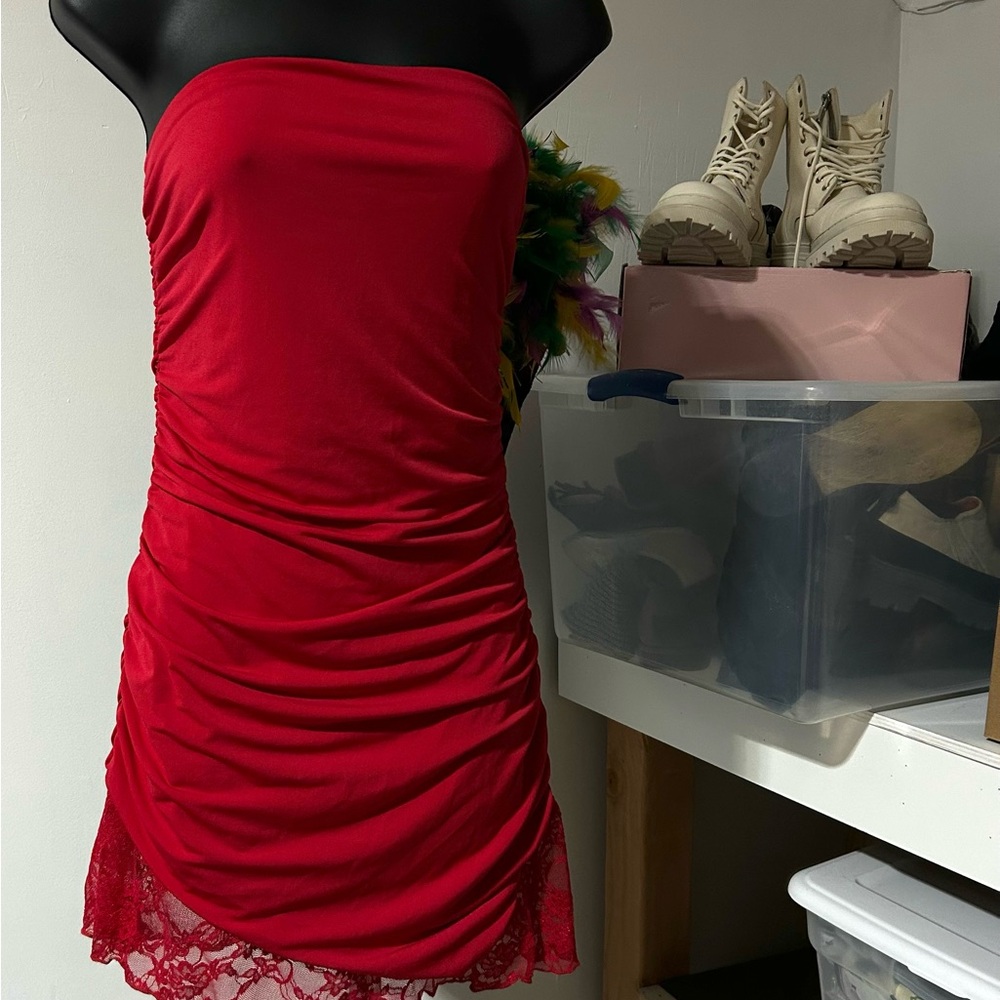 💃🏾♦️ #040 Unlisted  Red Strapless Dress - Fashion Nova Sz L